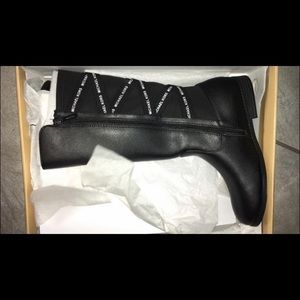 Micheal Kors Boots